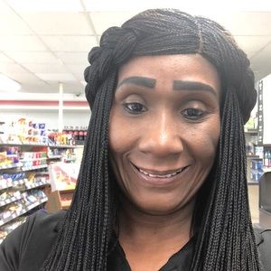 Meet your Posher, Louise